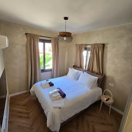 Apartment R4 By Marealty Paphos